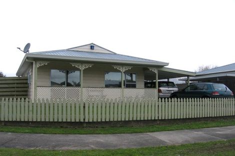 Photo of property in 1 Tiller Close, Kelvin Grove, Palmerston North, 4414