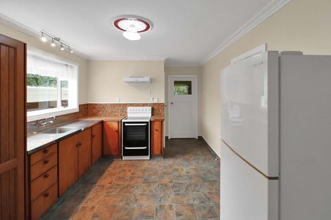 Photo of property in 39 Birdwood Road, Waterloo, Lower Hutt, 5011