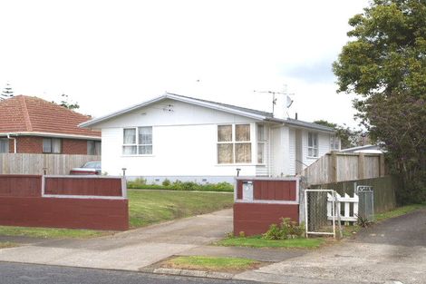 Photo of property in 15 Gardiner Grove, Mangere East, Auckland, 2024