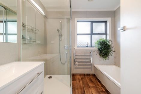 Photo of property in 6 Sheffield Street, Awapuni, Palmerston North, 4412