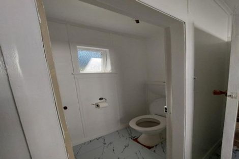 Photo of property in 132 Pioneer Road, Moturoa, New Plymouth, 4310