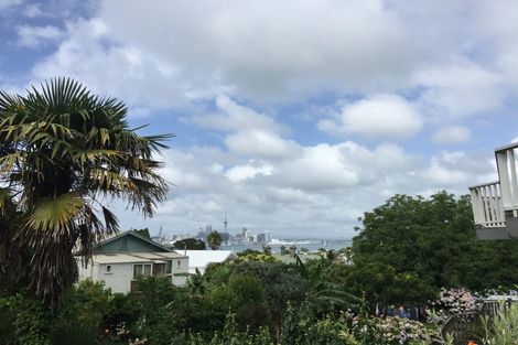 Photo of property in 15 Kerr Street, Devonport, Auckland, 0624