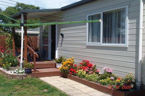 Photo of property in 62 Farquhars Road, Redwood, Christchurch, 8051