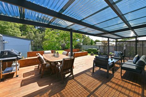 Photo of property in 4 Pinehaven Road, Pinehaven, Upper Hutt, 5019