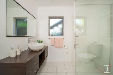 Photo of property in 19 Court Road, Tawa, Wellington, 5028