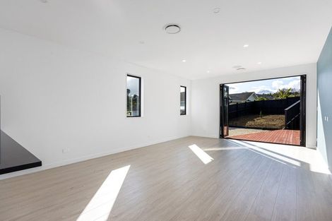 Photo of property in 13 Franheim Crescent, Orewa, 0931