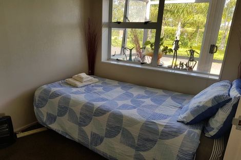 Photo of property in 140 Kaipara Road, Papakura, 2582