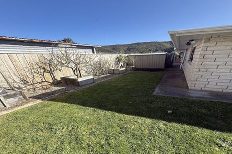 Photo of property in 340 Wellington Road, Wainuiomata, Lower Hutt, 5014