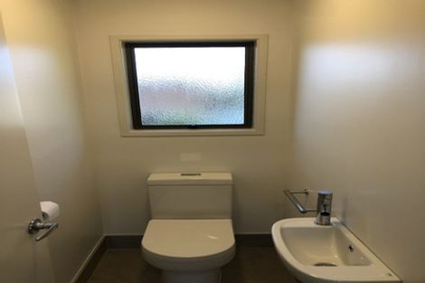 Photo of property in 2/12 Stanley Avenue, Milford, Auckland, 0620