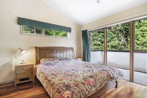Photo of property in 1 Cobblestone Lane, Hillcrest, Auckland, 0627