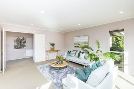 Photo of property in 10 Mcewen Crescent, Riverstone Terraces, Upper Hutt, 5018