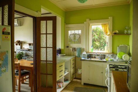 Photo of property in 1b Apuka Street, Brooklyn, Wellington, 6021