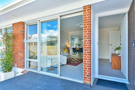 Photo of property in 2/11 Wentworth Avenue, Papatoetoe, Auckland, 2025