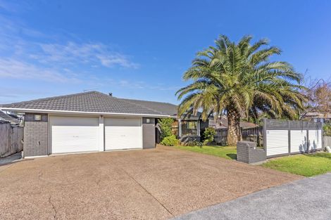 Photo of property in 33 Channing Crescent, Botany Downs, Auckland, 2010
