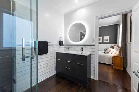 Photo of property in 24 Alfred Street, Northcote Point, Auckland, 0627