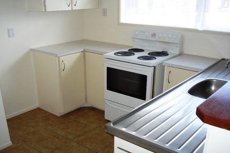 Photo of property in 2/25 Cromdale Avenue, Highland Park, Auckland, 2010