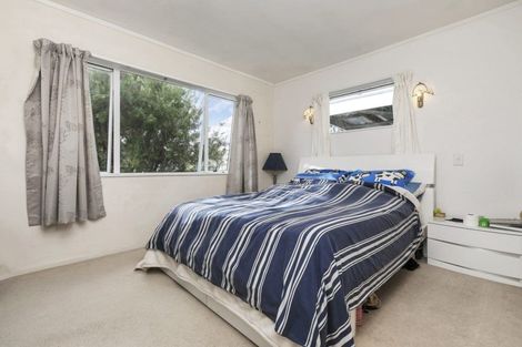 Photo of property in 8a Nutsey Avenue, Northcote, Auckland, 0627