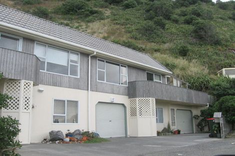 Photo of property in 1/418 Queens Drive, Lyall Bay, Wellington, 6022