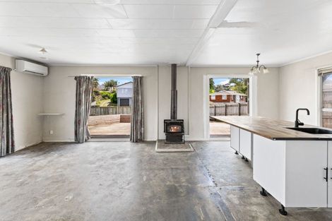 Photo of property in 15 Kopi Place, Massey, Auckland, 0614