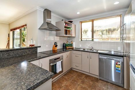 Photo of property in 181 Keri Vista Rise, Papakura, 2110