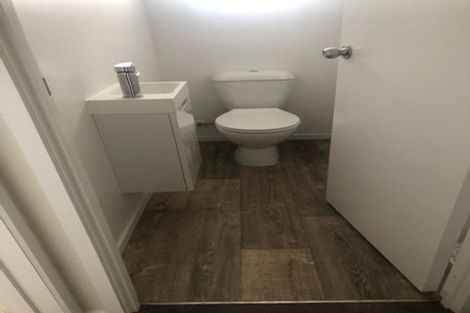 Photo of property in 43 Girrahween Drive, Totara Vale, Auckland, 0629