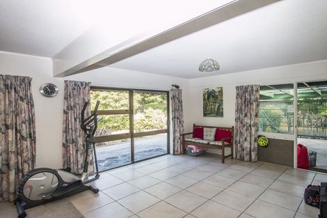 Photo of property in 13 Reynolds Place, Torbay, Auckland, 0630