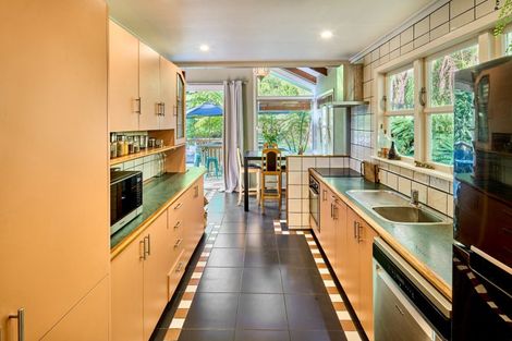 Photo of property in 194 Eastern Hutt Road, Taita, Lower Hutt, 5019