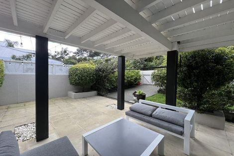 Photo of property in 1/6 Brown Street, Manly, Whangaparaoa, 0930