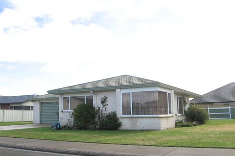 Photo of property in 8 Amanda Place, Mayfair, Hastings, 4122