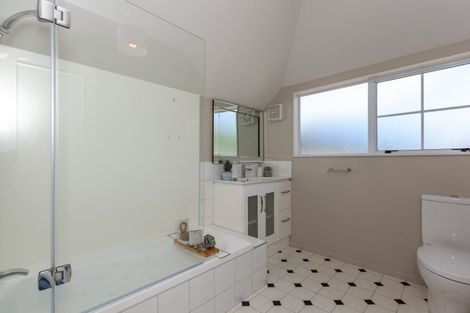 Photo of property in 34 Awanui Drive, Waikanae, 5036