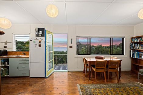 Photo of property in 8 Spray Crescent, Leigh, 0985