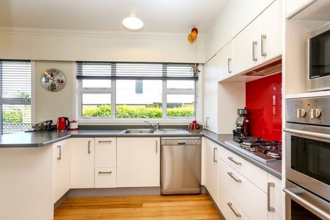 Photo of property in 17 Sanders Avenue, Westown, New Plymouth, 4310