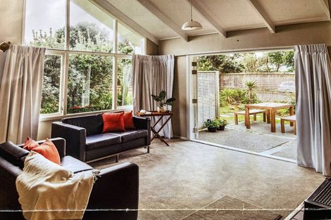 Photo of property in 4 Hughes Street, Waikanae Beach, Waikanae, 5036