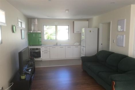 Photo of property in 17a Knightsbridge Drive, Forrest Hill, Auckland, 0620