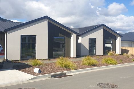 Photo of property in 33 Huntaway Close, Stoke, Nelson, 7011