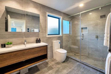 Photo of property in 62 Headland Drive, Long Bay, Auckland, 0630