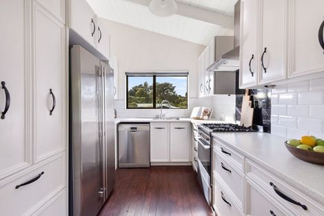 Photo of property in 38 Carlton Terrace, Westown, New Plymouth, 4310