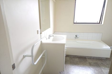 Photo of property in 6 Belle Maison Court, Levin, 5510