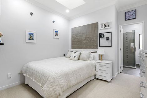 Photo of property in 16 Renlee Place, Shelly Park, Auckland, 2014