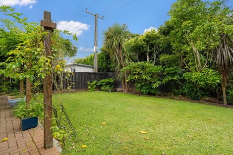 Photo of property in 4 Libra Place, Kawaha Point, Rotorua, 3010