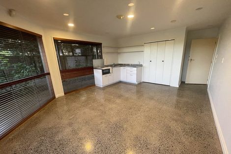 Photo of property in 180 Marine Parade North, Piha, New Lynn, 0772