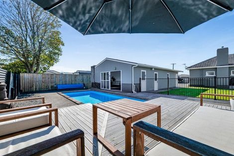 Photo of property in 11 Fantham Street, Hawera, 4610