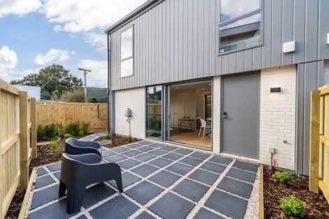 Photo of property in 31-33 Chapman Crescent, Naenae, Lower Hutt, 5011