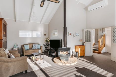 Photo of property in 9 Walnut Grove, Omokoroa, 3114