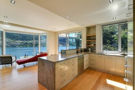 Photo of property in 11 Mincher Road, Kelvin Heights, Queenstown, 9300