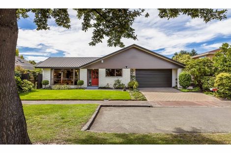 Photo of property in 18 Crosdale Place, Burnside, Christchurch, 8042