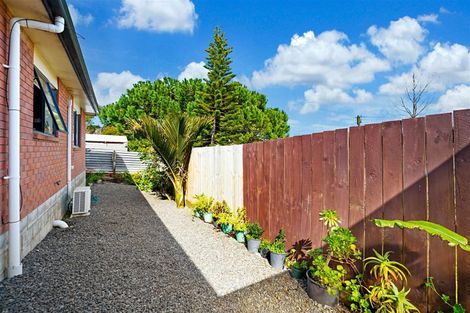 Photo of property in 65a Margate Road, Blockhouse Bay, Auckland, 0600
