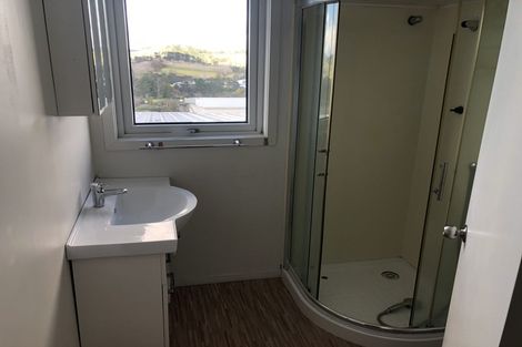 Photo of property in 25 Whangaparaoa Road, Red Beach, 0932