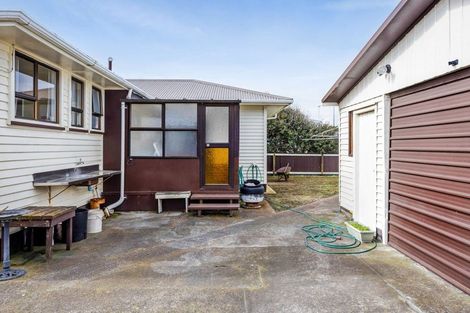 Photo of property in 27 Pacey Avenue, Hawera, 4610