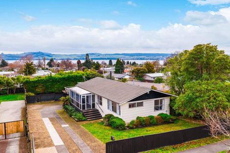 Photo of property in 67 Richmond Avenue, Richmond Heights, Taupo, 3330